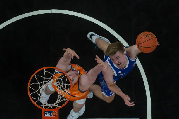 支球队之间 支球队之间